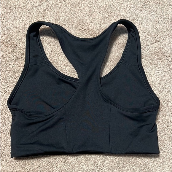 Gymshark Essentials Sports Bra - Picture 2 of 2